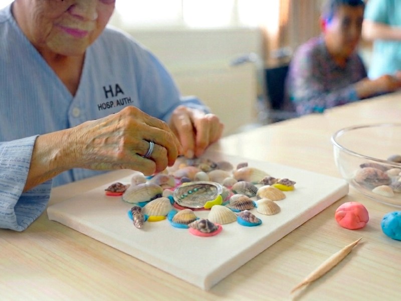 在未知裡陪伴：醫院表達藝術治療的每一次相遇
